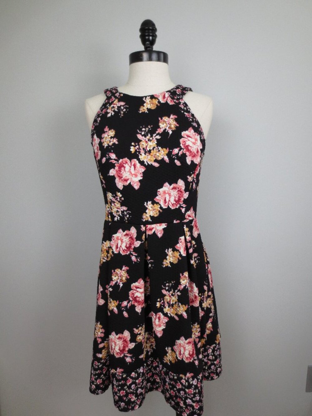 Rewind Sleeveless Floral Skater Mini Dress - Black/Pink/Gold - Medium - Flirty